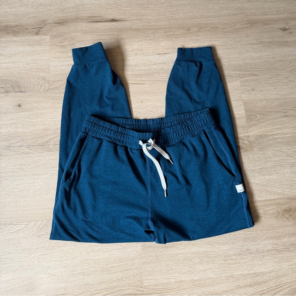 Vuori performance joggers